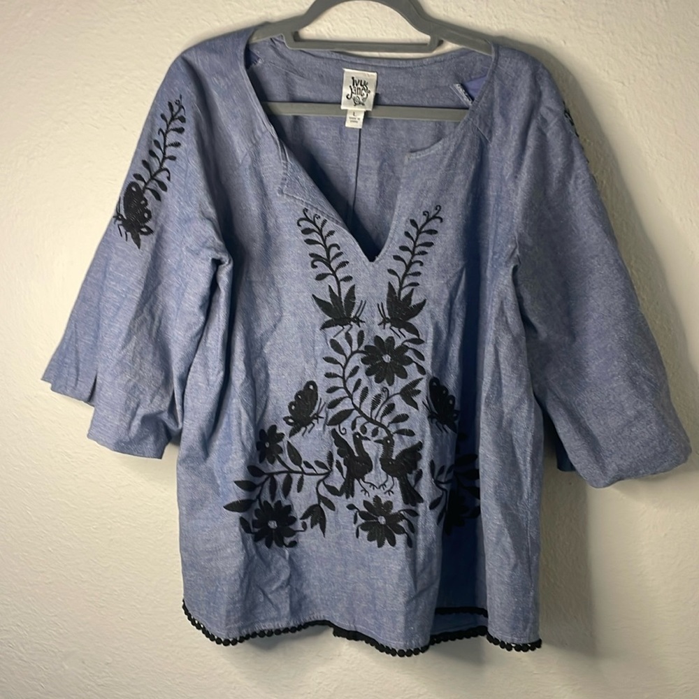 IVY JANEY Floral Embroidered black size Large Boho linen blend V Neck